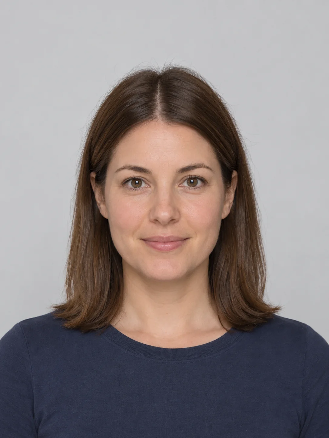 Front-facing adult woman with a bare face, ready for a virtual makeup try on