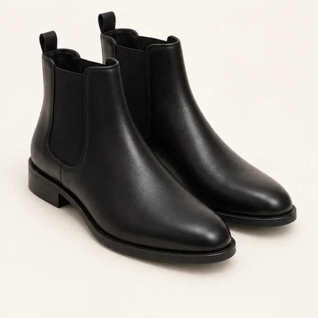 Ankle boots preset in the shoes slot for Autumn layers